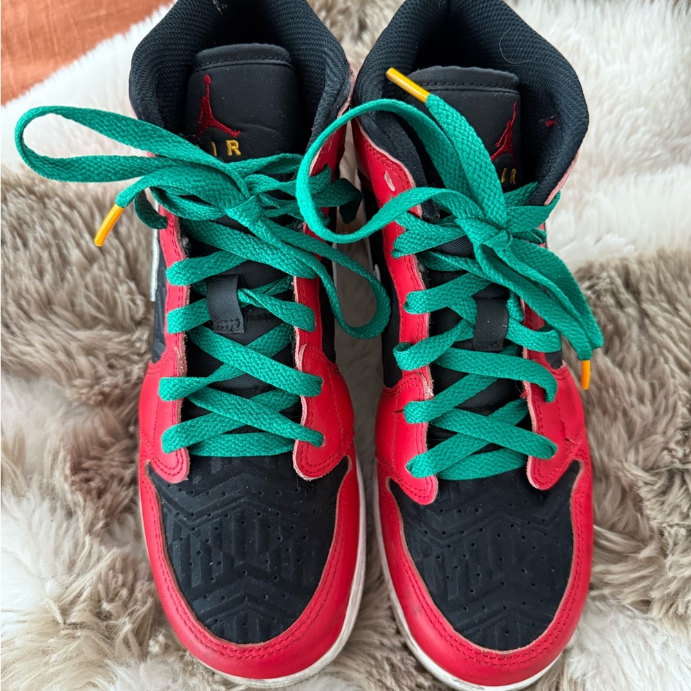 Nike Air Jordan 1 Mid SE ‘Christmas’, 6Y